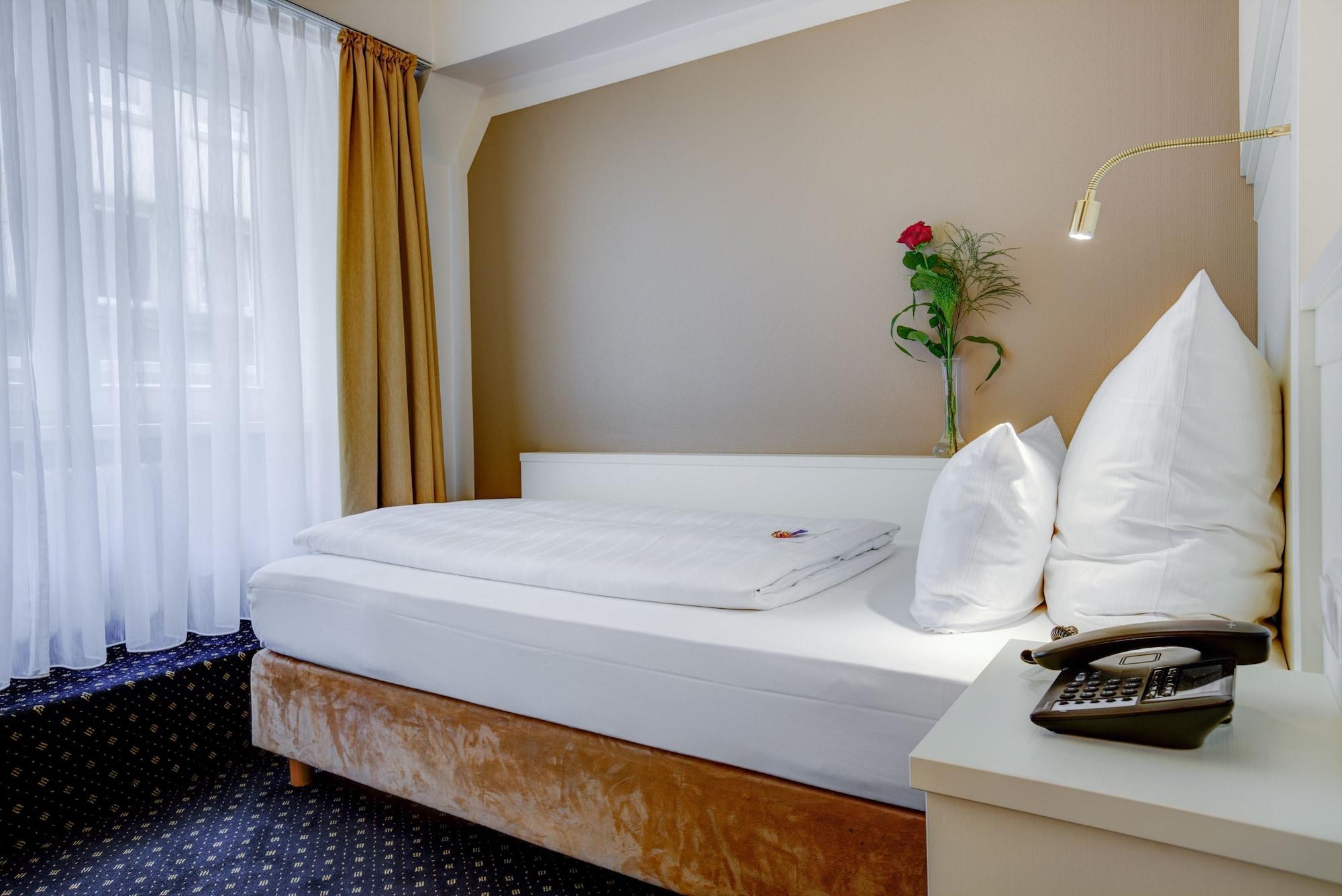 Hotel Fuerst Bismarck Hamburg Bagian luar foto