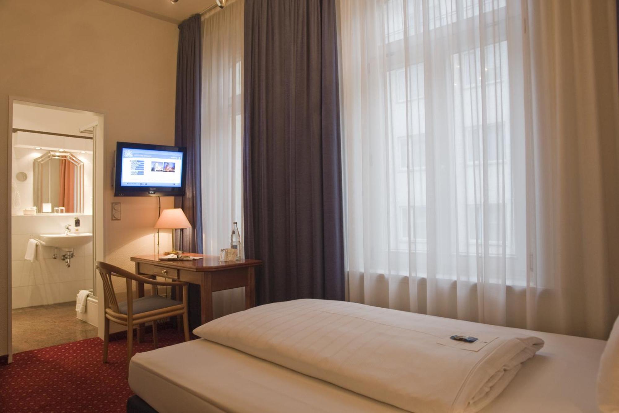 Hotel Fuerst Bismarck Hamburg Ruang foto