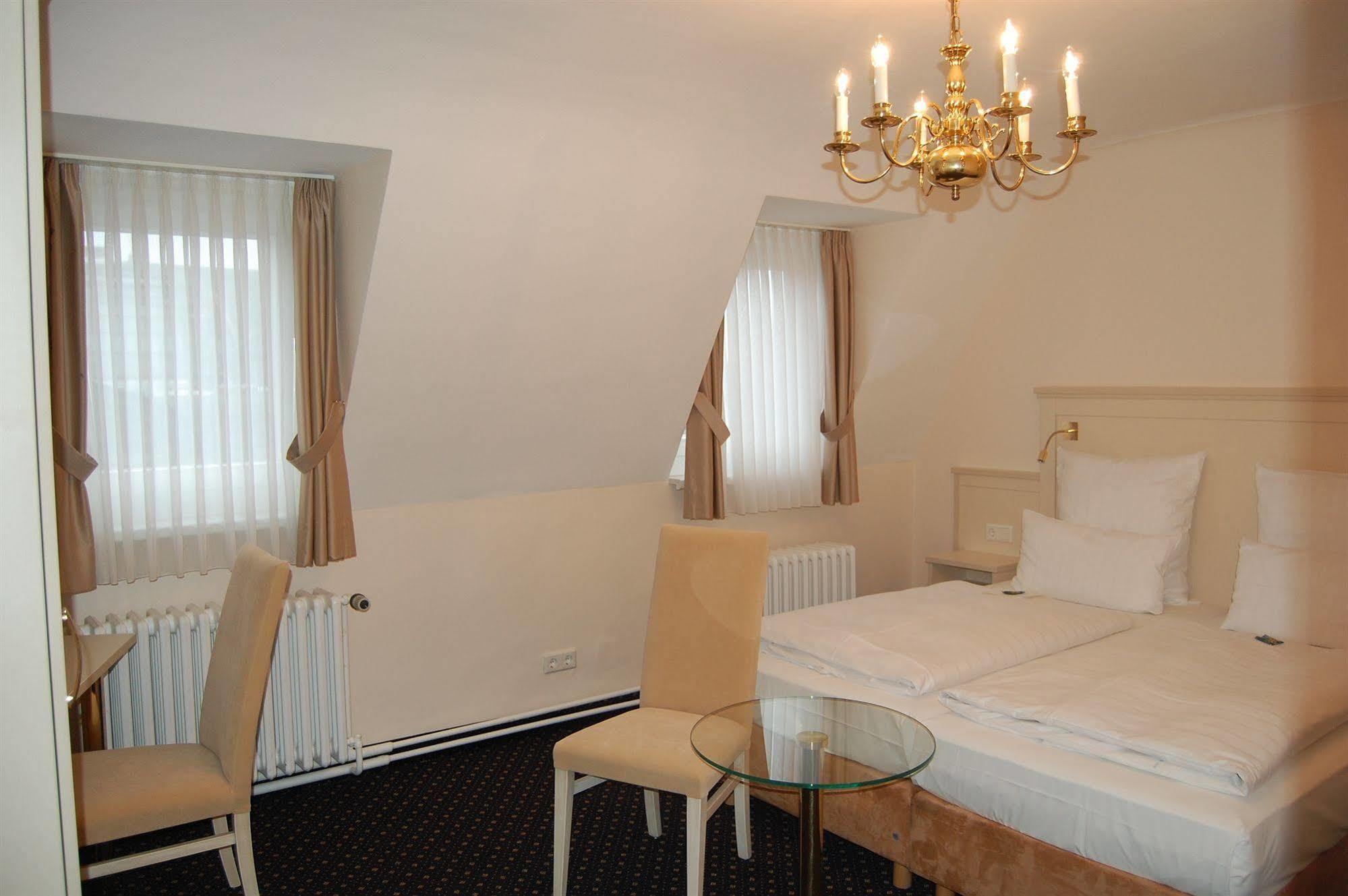 Hotel Fuerst Bismarck Hamburg Bagian luar foto