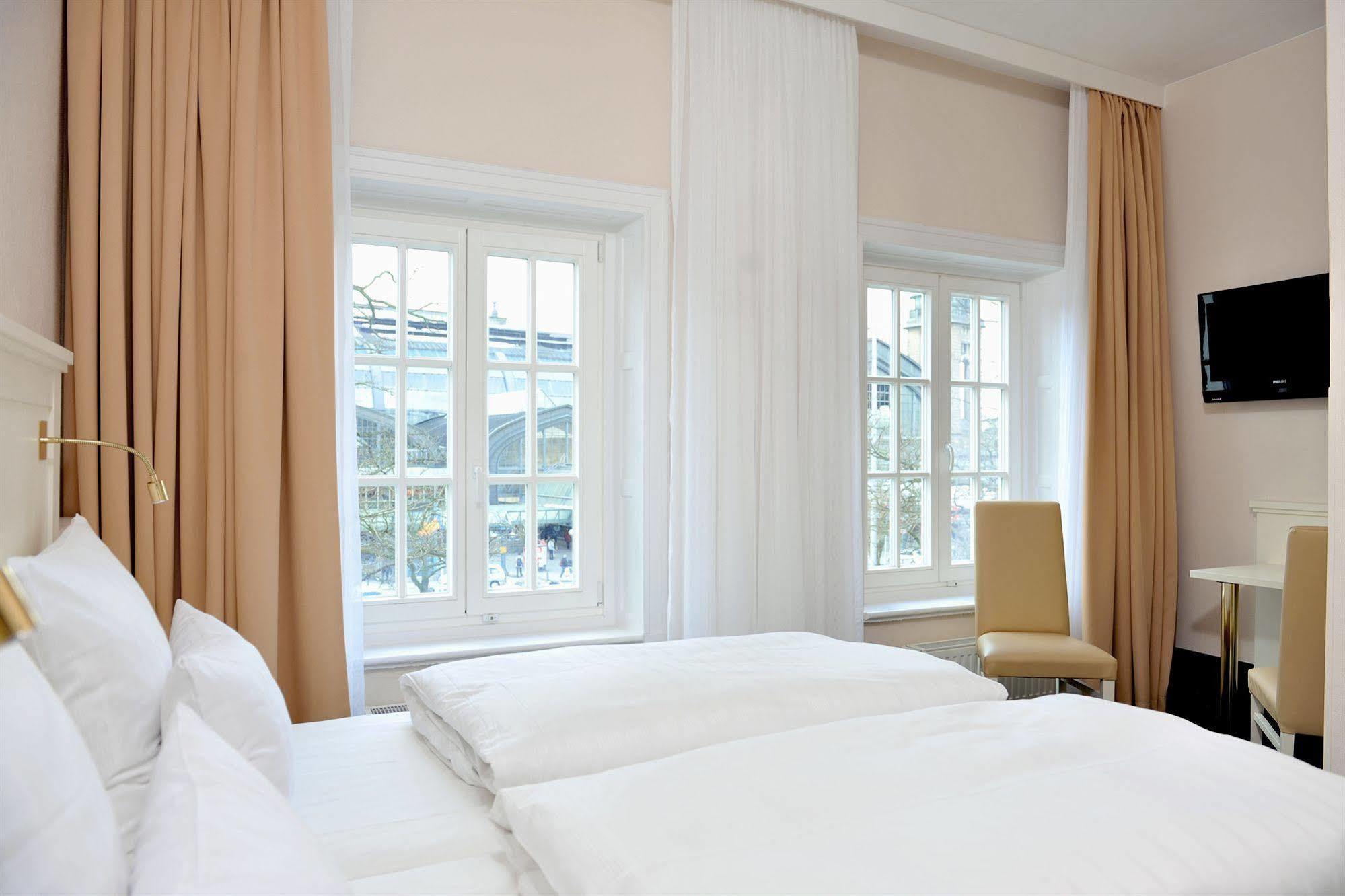 Hotel Fuerst Bismarck Hamburg Bagian luar foto