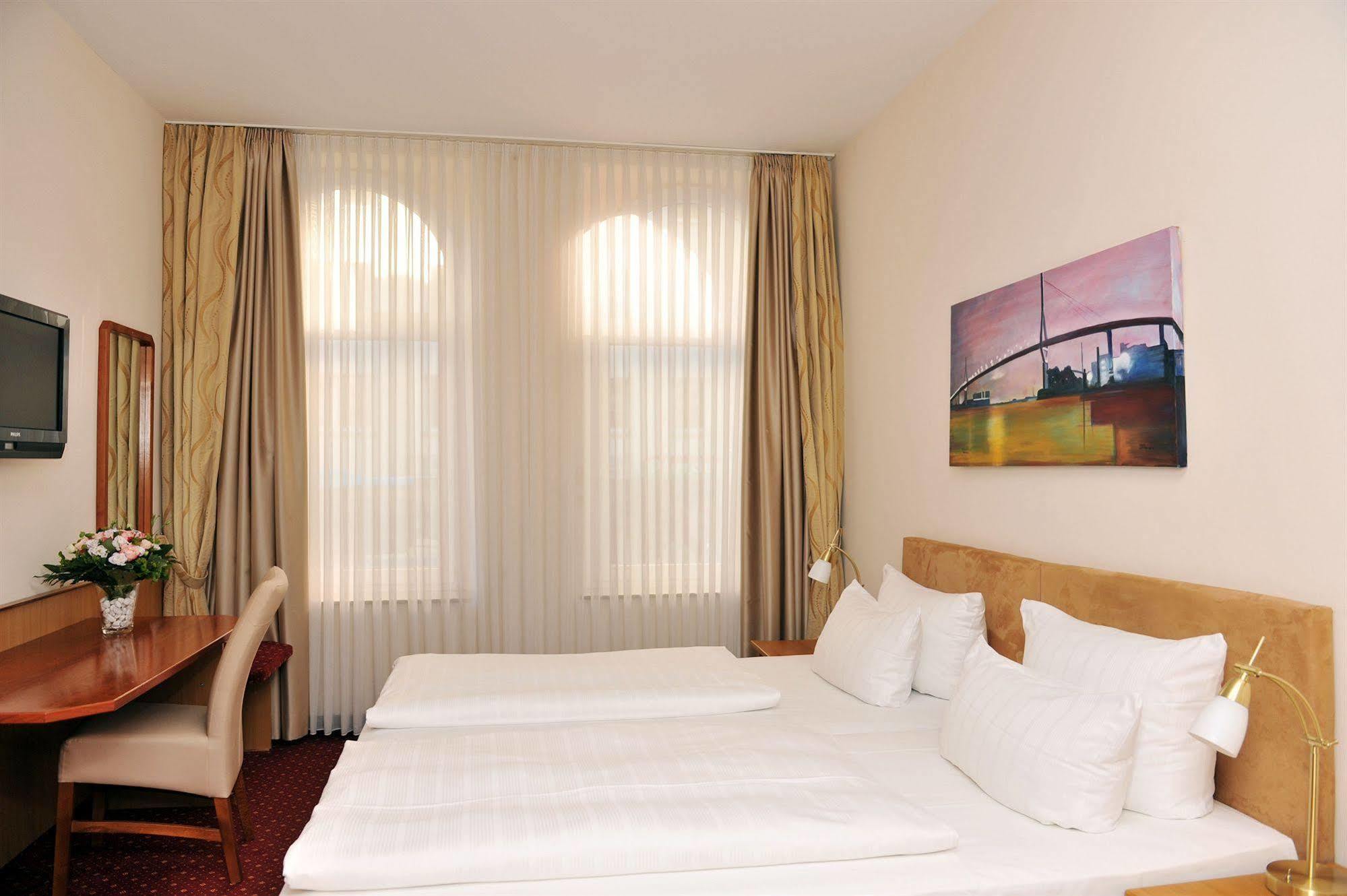 Hotel Fuerst Bismarck Hamburg Ruang foto